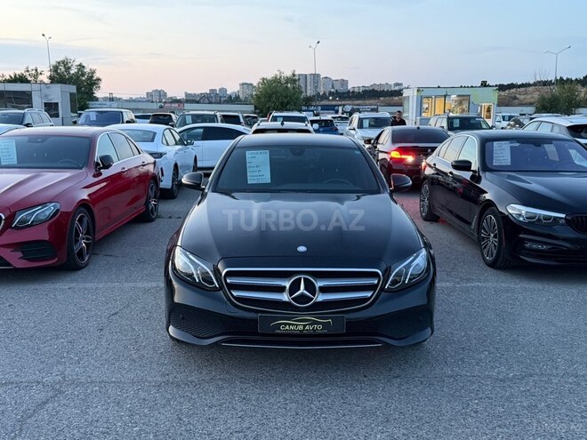 Mercedes E 220 d-1