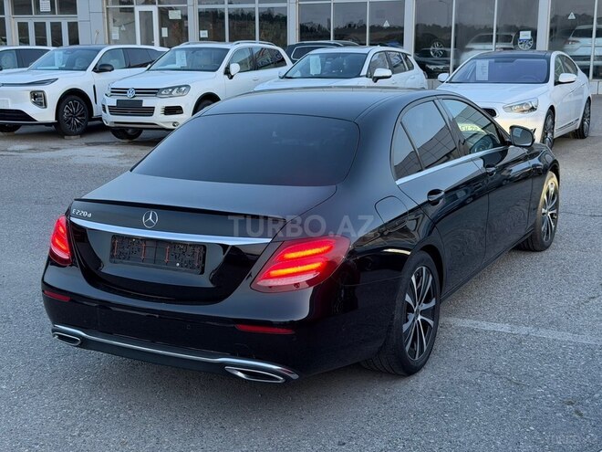 Mercedes E 220 d-6