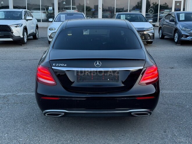 Mercedes E 220 d-8