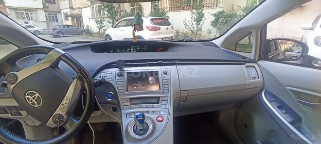 Toyota Prius-9
