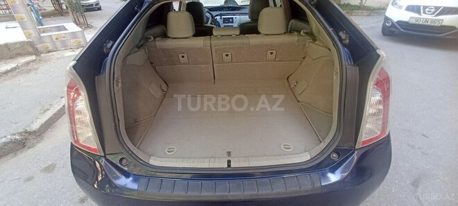 Toyota Prius-5