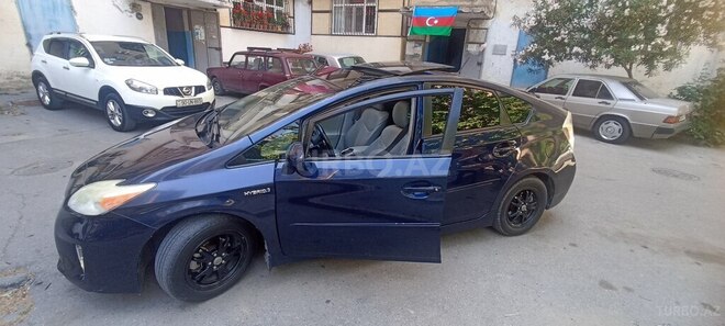Toyota Prius-10