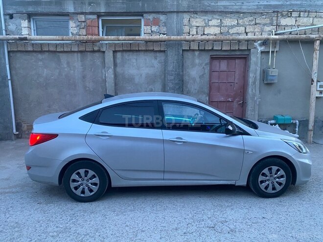 Hyundai Accent-2