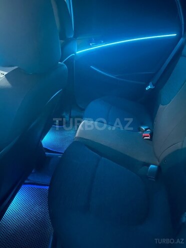 Hyundai Accent-5