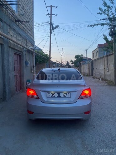 Hyundai Accent-3