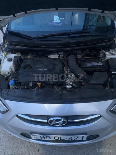 Hyundai Accent-7
