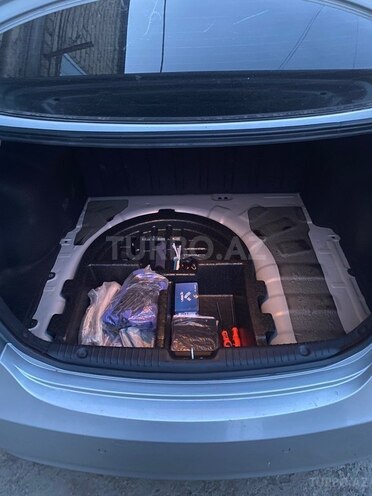 Hyundai Accent-6