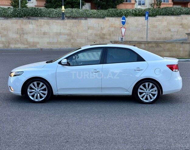 Kia Cerato-5