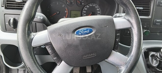 Ford Transit-2