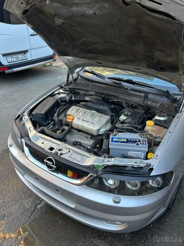 Opel Vectra-9