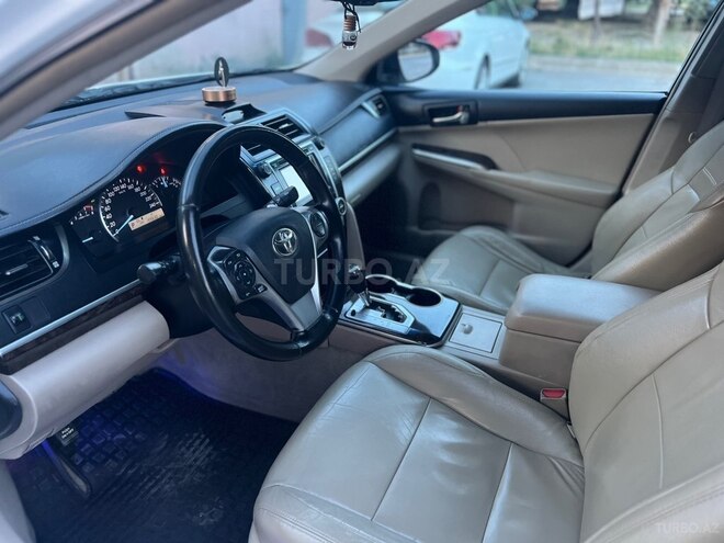 Toyota Camry-10