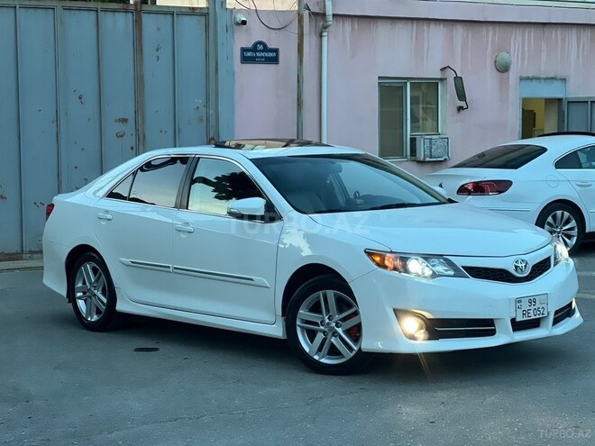 Toyota Camry-16
