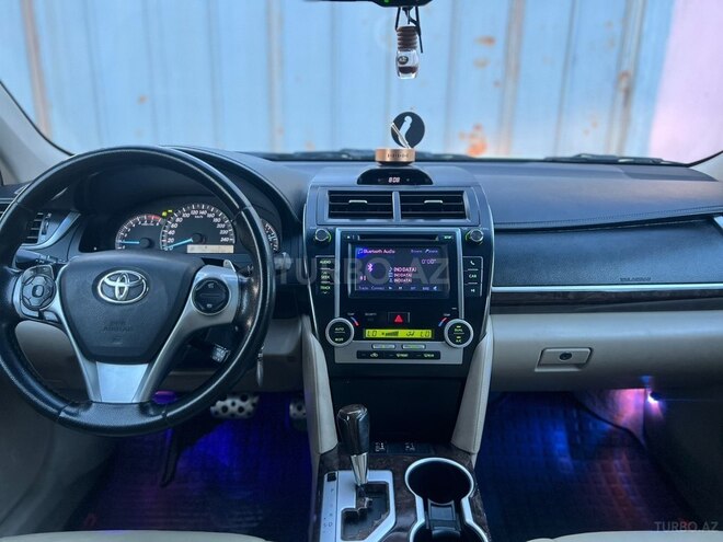 Toyota Camry-11