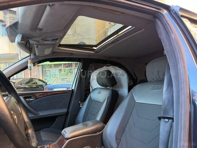 Mercedes E 270-6