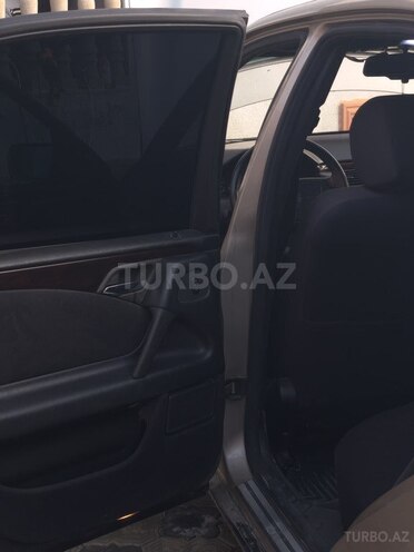 Mercedes E 200-6