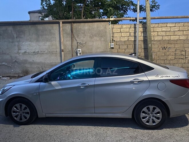 Hyundai Accent-9