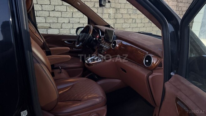 Mercedes Viano-11