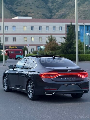 Hyundai Grandeur-5