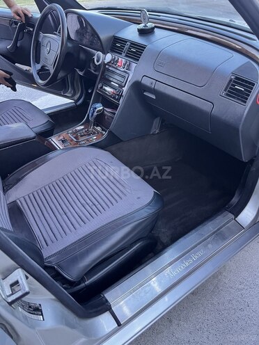 Mercedes C 240-11