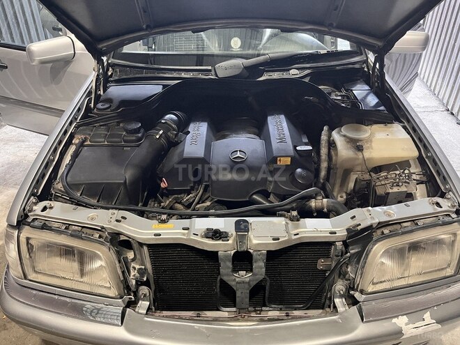 Mercedes C 240-13