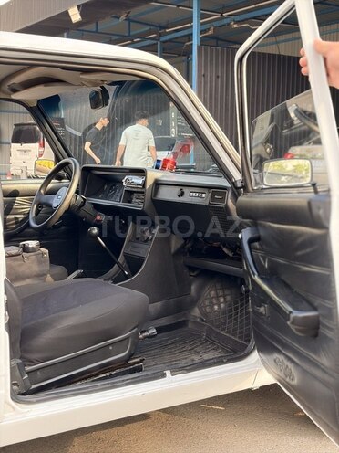 LADA (VAZ) 2107-17