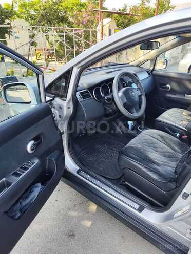Nissan Tiida-2