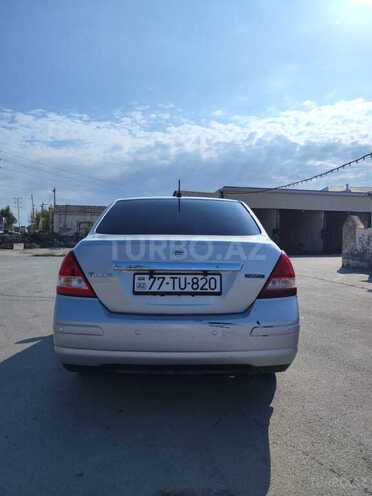 Nissan Tiida-6