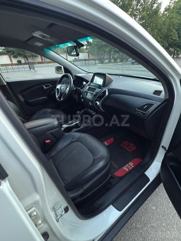 Hyundai ix35-13