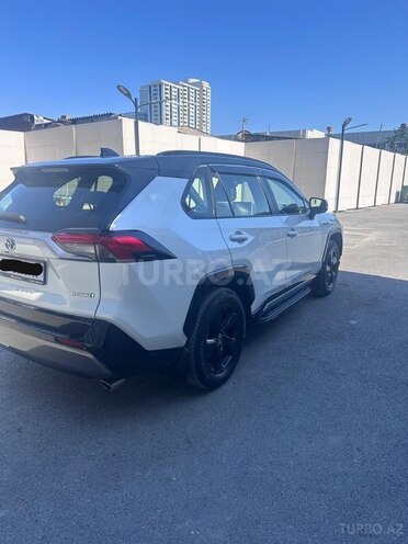 Toyota RAV4-5