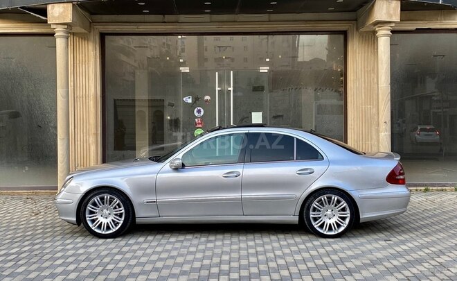 Mercedes E 240-7