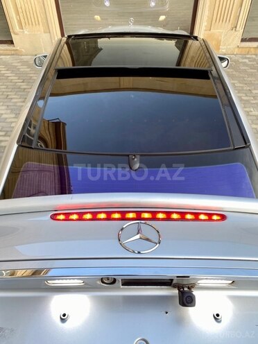 Mercedes E 240-13