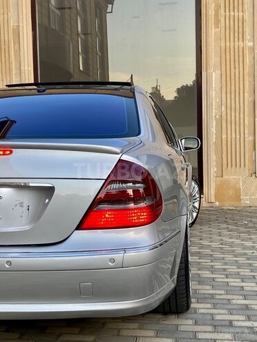 Mercedes E 240-12