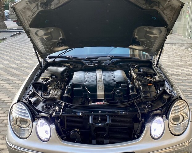 Mercedes E 240-19