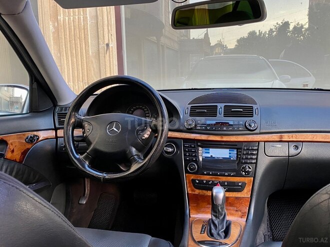 Mercedes E 240-15