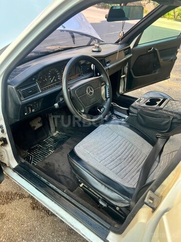 Mercedes 190-9