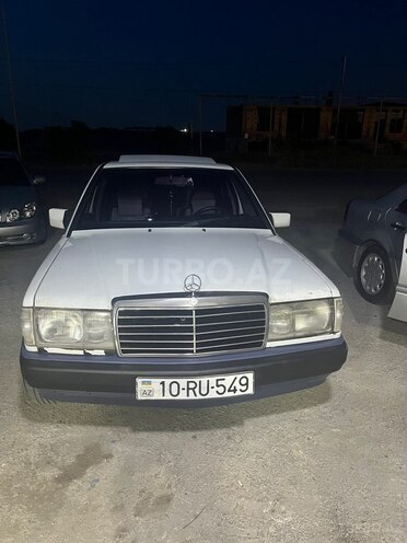 Mercedes 190-1