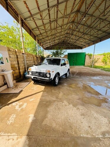 LADA (VAZ) Niva-1