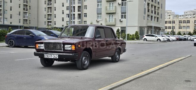 LADA (VAZ) 2107-2