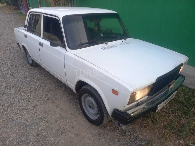 LADA (VAZ) 2107-1