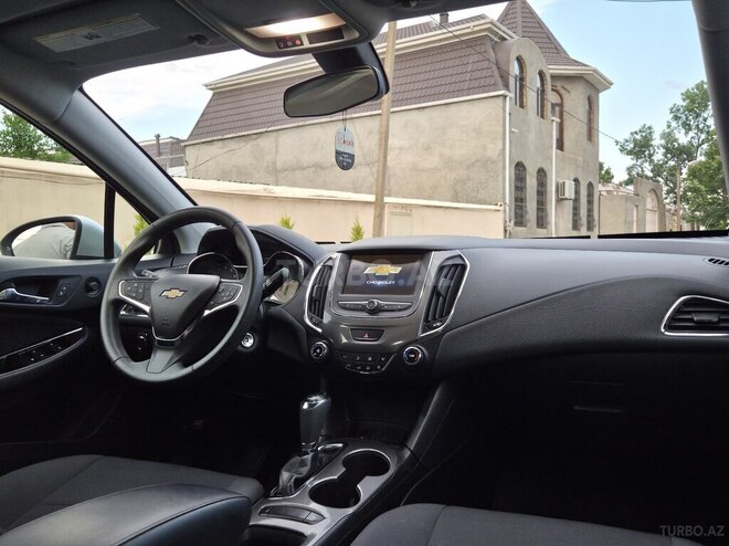 Chevrolet Cruze-18