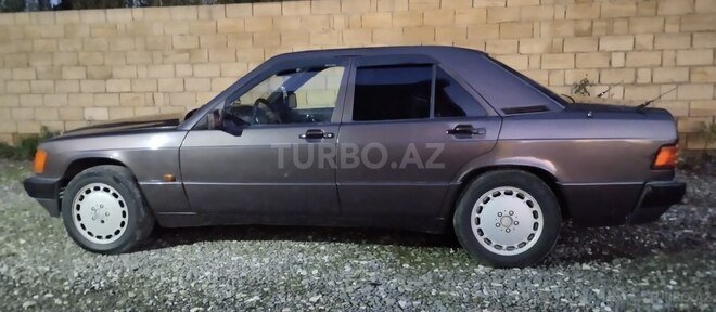 Mercedes 190-5