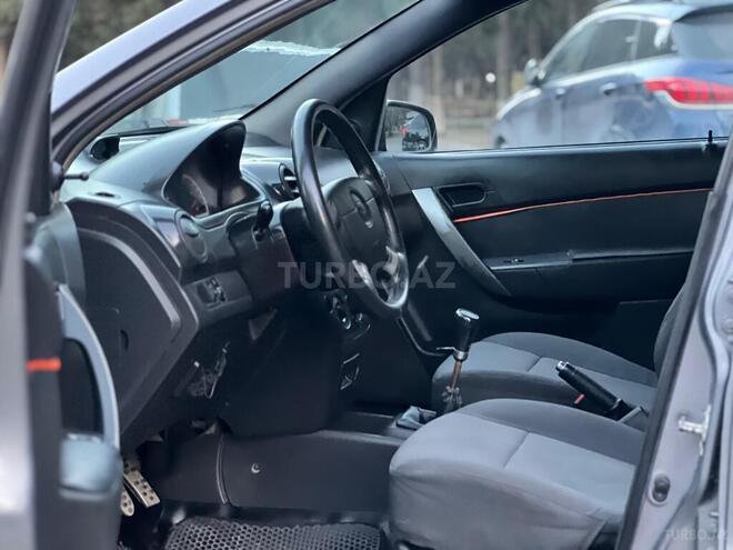 Chevrolet Aveo-12