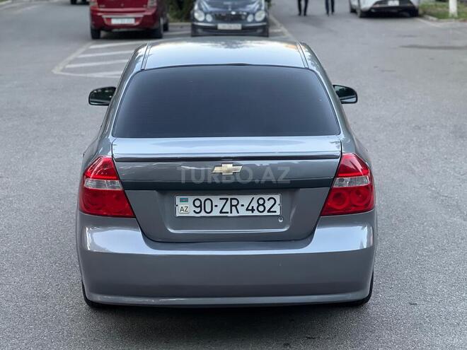 Chevrolet Aveo-5