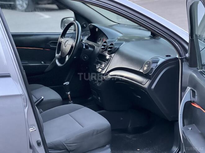 Chevrolet Aveo-10
