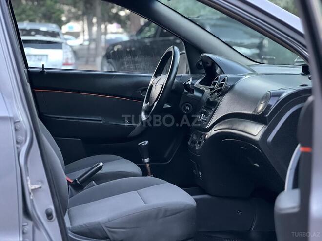 Chevrolet Aveo-11