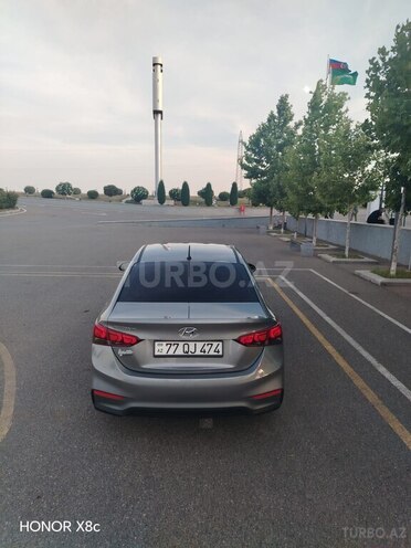 Hyundai Accent-2