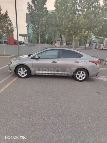 Hyundai Accent-5
