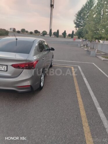 Hyundai Accent-10