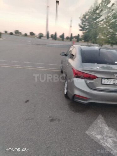 Hyundai Accent-9