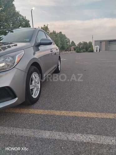 Hyundai Accent-7